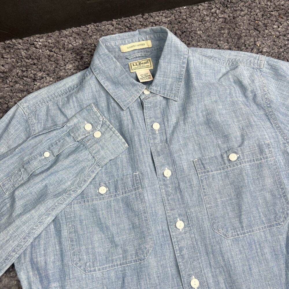 LL Bean Blue Denim Slightly Fitted Size M Talk Short Sleeve Mens Pocketed Shirt